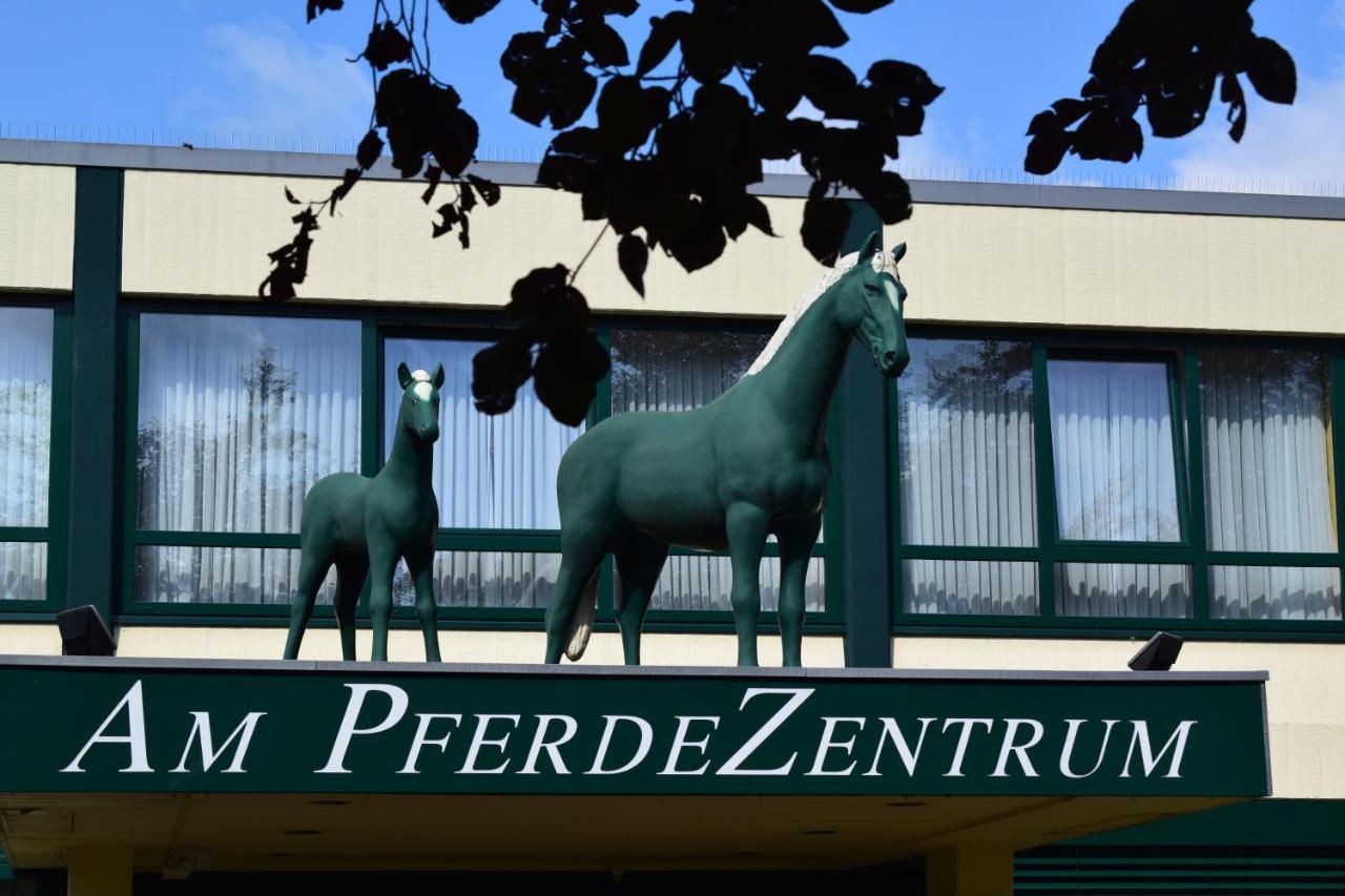 Hotel Am Pferdezentrum Vechta Exterior photo